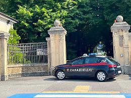 Baby vandali devastano un ex ospedale con una mazza da baseball