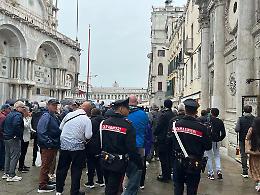 Denunciati in stato di libertà dai Carabinieri di Venezia i tre presunti autori di una rapina