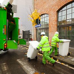 Pianezze: operatore ecologico schiacciato da un camion dei rifiuti