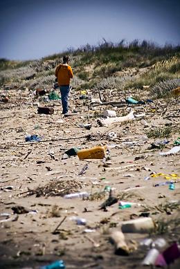La voce dei balneari veneti: «Multe in spiaggia ai bagnanti maleducati»