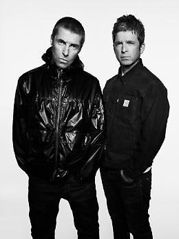 Musica, gli Oasis annunciano la reunion, live tour nel 2025