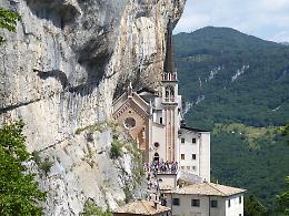 Madonna della Corona: svelato l'enigma delle mummie degli eremiti