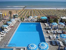 Jesolo: spiagge aperte anche a settembre, boom di prenotazioni negli hotel