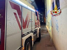 Incendio notturno in un laboratorio orafo a Schio: intervento dei vigili del fuoco