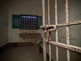 Castelmassa, rissa per soldi: aggredisce il debitore con una scimitarra e finisce in carcere
