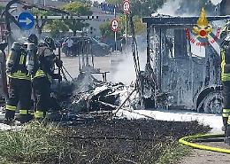 Camper in fiamme a Marghera: Vigili del Fuoco in azione
