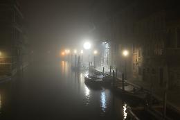 Tragedia a Venezia: studentessa straniera si toglie la vita a causa di problemi burocratici