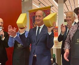 Il presidente Zaia inaugura la XX edizione di Caseus a Piazzola sul Brenta