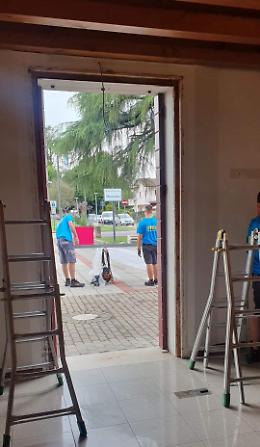 Una nuova entrata per tutti
Cambiata la vecchia porta del Comune