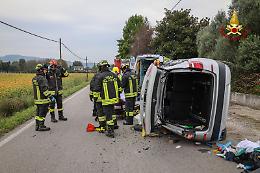 Incidente sulla SP 27 a Torri di Quartesolo: auto si ribalta, ferita una coppia di Padovani