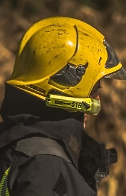 Vecchio casolare in fiamme a San Martino: fumo visibile da chilometri, ma nessun ferito