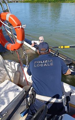 Salvataggio nel Canale Scaricatore: la Polizia Locale di Padova salva un canottiere