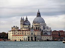 Venezia in festa per il restauro della Basilica della Salute