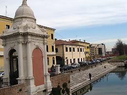 Vandalismo al Portello: 13 auto danneggiate in una notte di paura a Padova