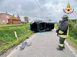 Incidente stradale a Polverara: auto rovesciata e conducente ferita