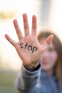 Cavarzere si Mobilita contro la Violenza di Genere: Un Mese di Iniziative per il 25 Novembre – Giornata Mondiale per l’Eliminazione della Violenza sulle Donne