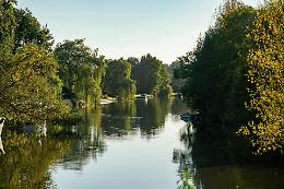 Vandalismo al Parco del Musestre di Roncade: un paracarro finisce in acqua 