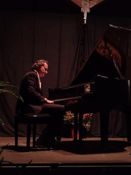 Intrattenimento e cultura con Bertipaglia d’autunno e il pianista fuori posto 