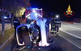Schio, auto si ribalta: ferite due giovani donne