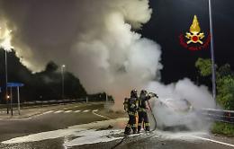 Auto in fiamme ad Arzignano: miracolosamente illesa la conducente