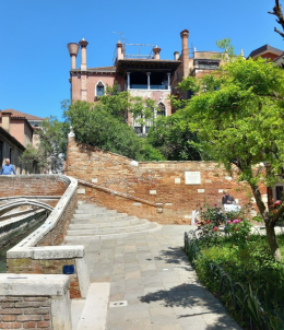Smentita la vendita di Palazzo Dario a Venezia: il "Palazzo Maledetto" resta sul mercato