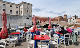 Chioggia, addio a “Al Bottegon”: chiude oggi lo storico locale di Riva Vena dopo 73 anni di attività
