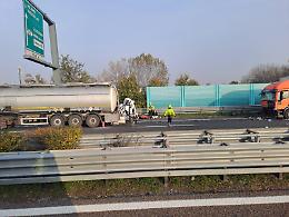 Auto ribaltata da autocisterna sull’autostrada a Padova Est
