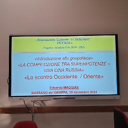Tensione tra superpotenze: il confronto tra USA, Cina e Russia spiegato agli studenti di Bassano