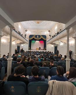 Toni Capuozzo a Cavarzere: “Cos’è la guerra” spiegato ai ragazzi