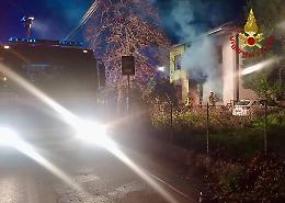 Incendio in abitazione a Giavera del Montello, uomo intossicato