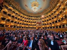 Venezia, riprende l'iniziativa alla Fenice e al Malibran, 25 Euro per i cittadini metropolitani