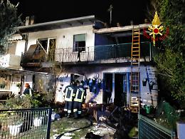 Incendio in una bifamiliare a Montecchio Precalcino: un cane deceduto, nessun ferito tra gli abitanti