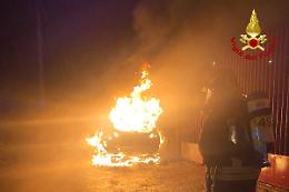 Solagna, incendio di un'auto nella notte