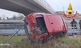 Incidente a Montecchio Maggiore sulla superstrada pedemontana Veneta: auto ribaltata, due feriti soccorsi dai vigili del fuoco