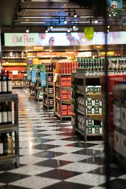 Aggressione in supermercato a Montebelluna: arrestato un 32enne ubriaco