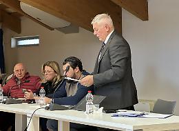 Dopo le dimissioni del consigliere Luca Guolo la minoranza invoca le dimissioni