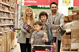 Carta Acquisti 2025: 80 euro per le spese e le bollette, ecco chi può beneficiarne