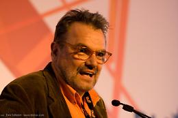 Addio a Oliviero Toscani: un maestro della fotografia e una vita per i diritti civili