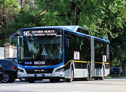 Casacorba, incidente con autobus scolastico: tre ragazzini feriti