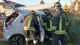 Auto contro il guardrail: feriti due disabili a Mansué