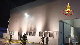 Ormelle, incendio nello spogliatoio di un’azienda di lavorazione materie plastiche