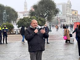Marcato al flash mob per l’ambiente: "Un’unica voce a sostegno del nostro fragile territorio"
