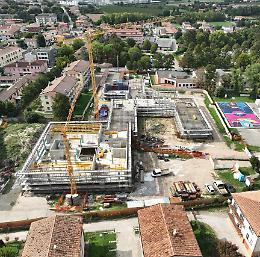 Palazzetto dello sport avanti tutta