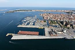 Chioggia, via libera al cantiere Cimolai per le gru da 100 metri