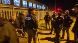 Assalto al treno dei tifosi del Venezia: scontri e feriti