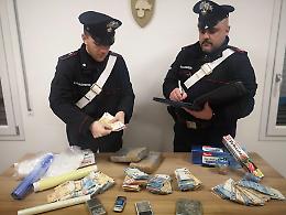 Arresti per spaccio di cocaina: sequestrati 2,3 kg di droga e 47.000 euro in contante