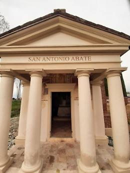 Restaurato il capitello di Sant’Antonio Abate, un tesoro artistico e storico che torna a rivivere dopo secoli