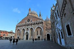 Padova: il prete perseguitato per anni da una parrocchiana innamorata