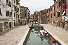 Venezia: chiuso il Rio de la Crea per barca affondata 