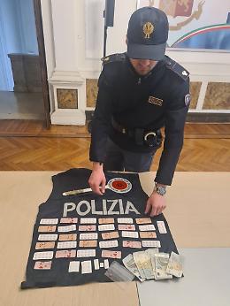 Arrestato in flagranza un 30enne per spaccio di droga e catturato un ricercato tunisino